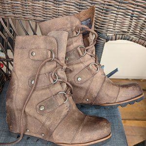 Women's Sorel Wedge Boot Size: 7